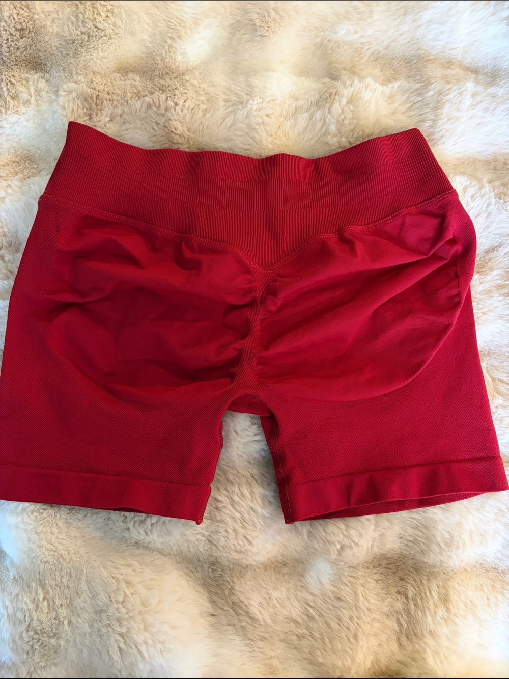 Booty scrunch butt workout shorts size large dark red 4.5 inch inseam